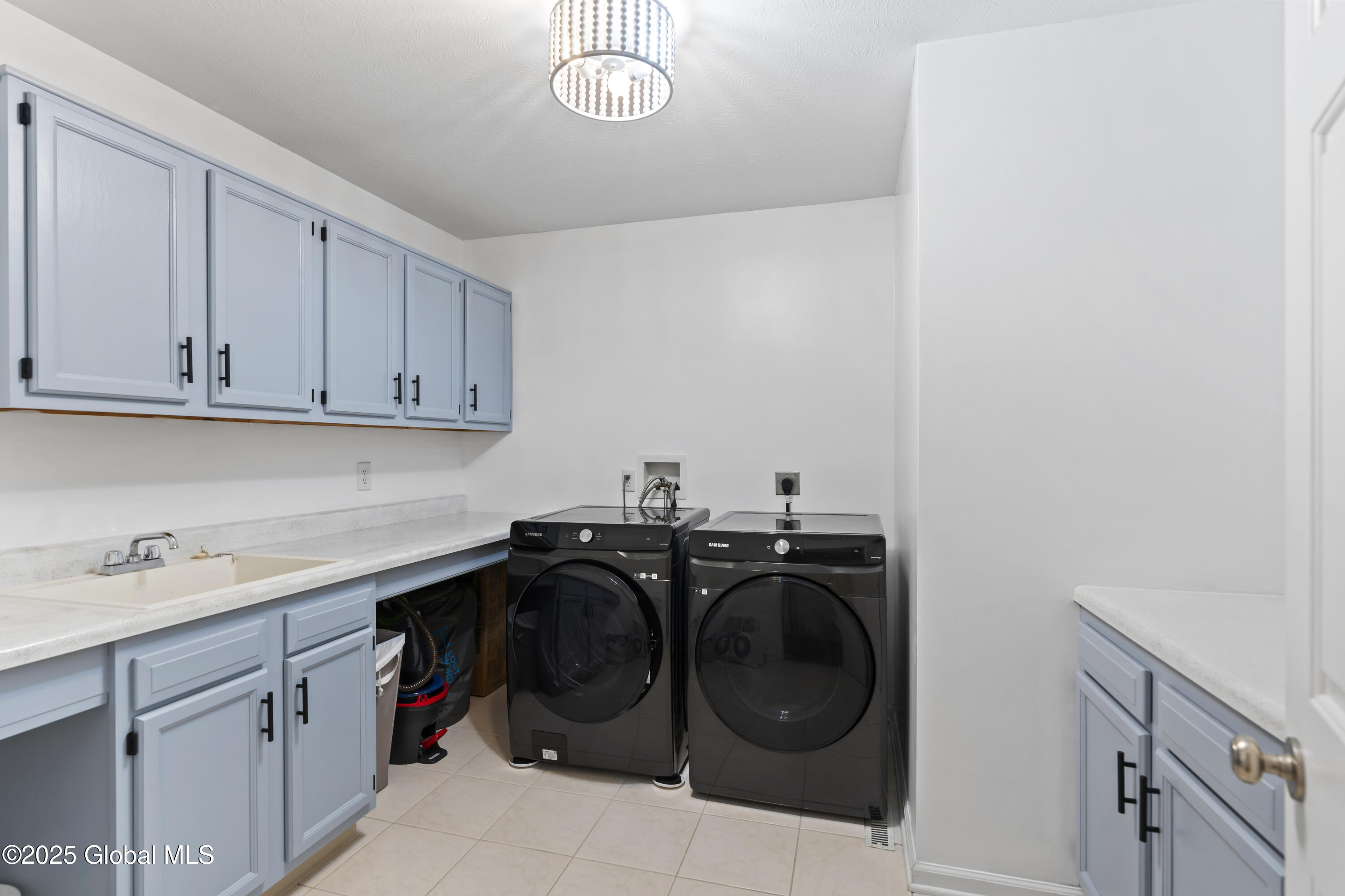 638 Grooms Road, Clifton Park, New York image 32