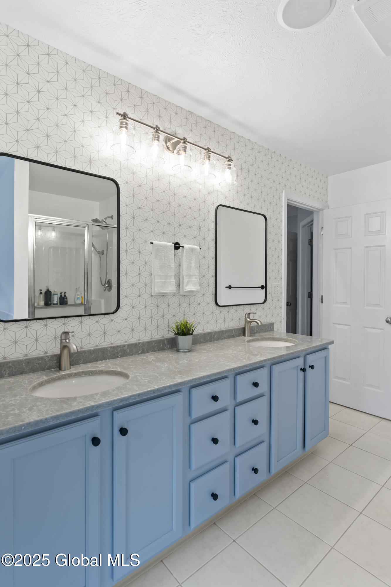 638 Grooms Road, Clifton Park, New York image 37