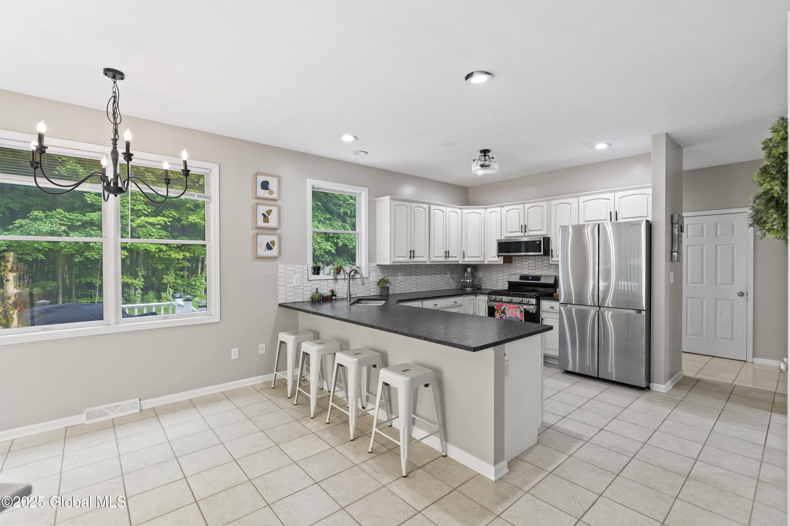 638 Grooms Road, Clifton Park, New York image 13