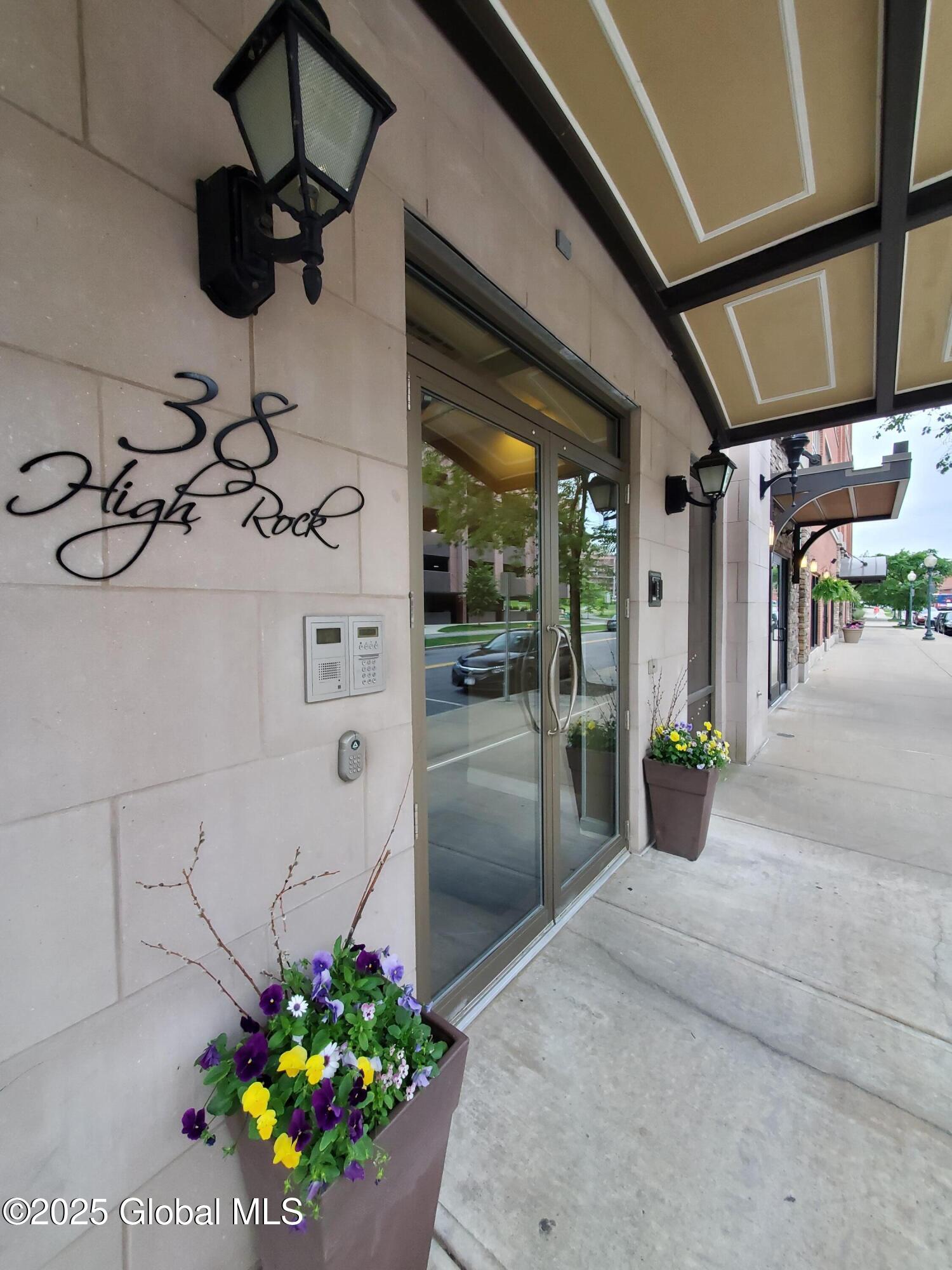 Saratoga Springs, New York 12866, United States, 3 Bedrooms Bedrooms, ,3 BathroomsBathrooms,Residential,Active,91803