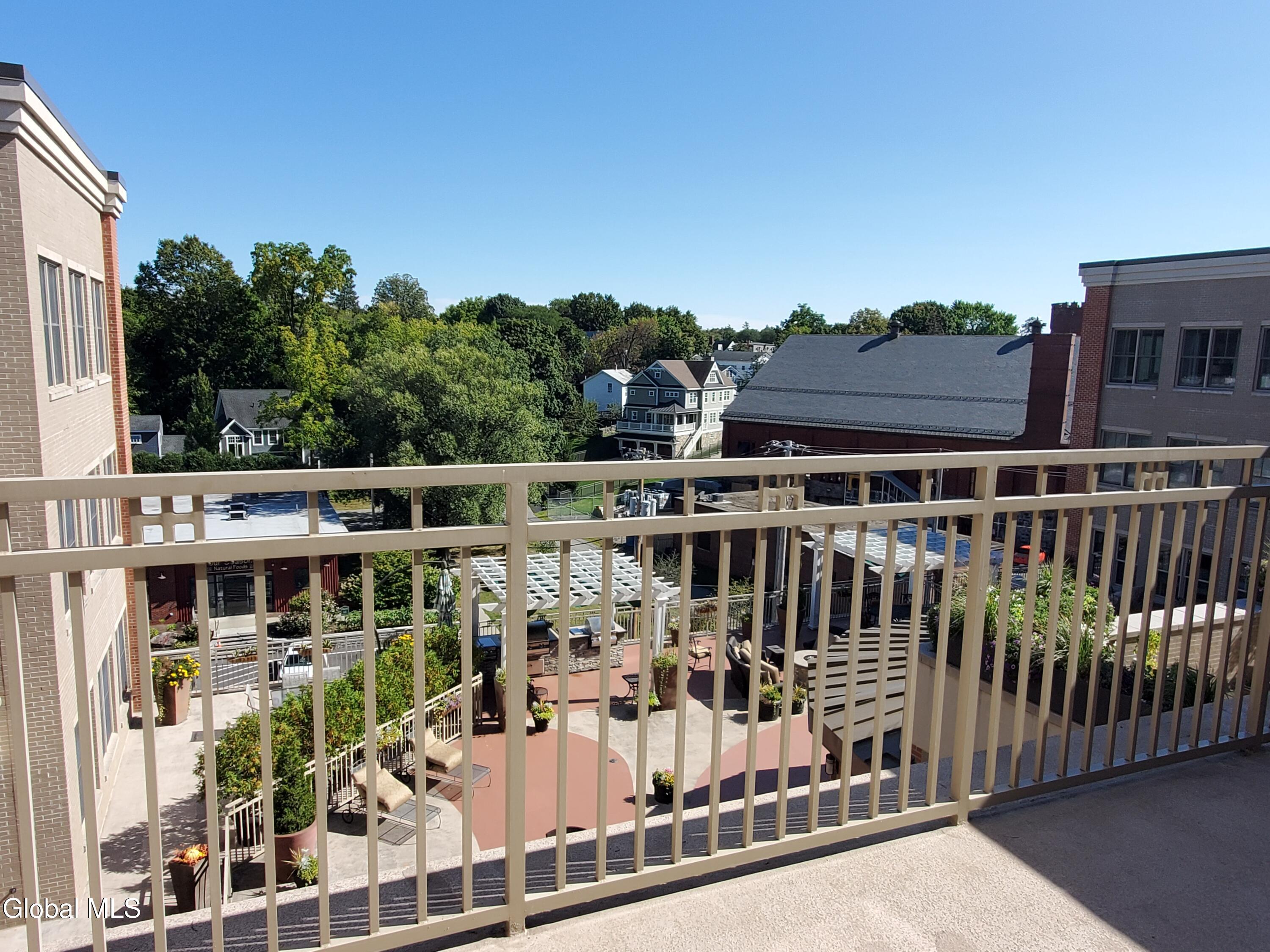 Saratoga Springs, New York 12866, United States, 3 Bedrooms Bedrooms, ,3 BathroomsBathrooms,Residential,Active,91803