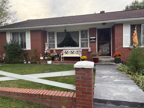 Photo of 54 Ten Broeck Avenue, Hudson, NY 12534 (MLS # 202528534) Photo of 54 Ten Broeck Avenue, Hudson, NY 12534 (MLS # 202528534)