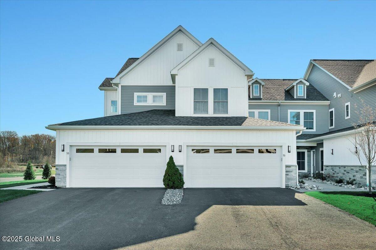 53 Wardley Circle, Cohoes, New York image 1