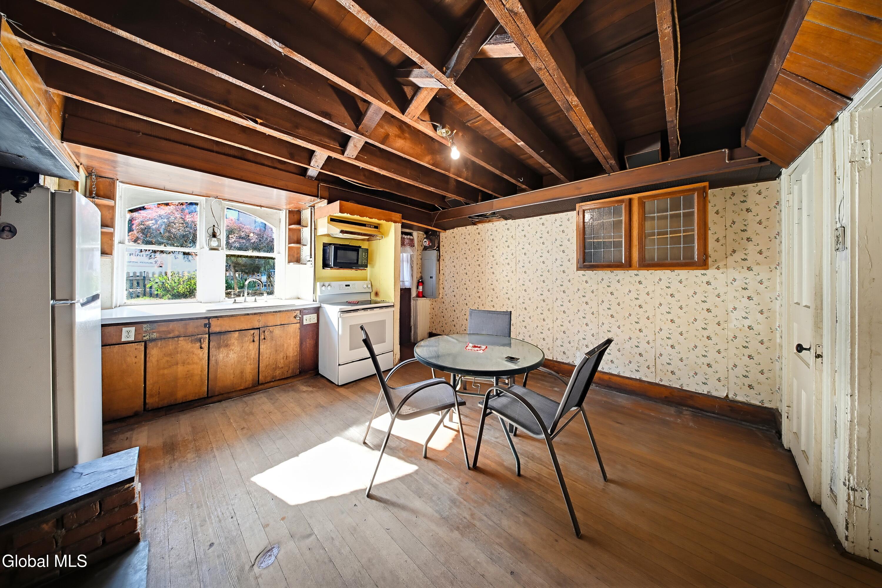 349D Madison Avenue