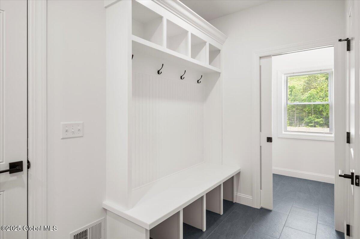 5 Lookout Circle, Gansevoort, New York image 24