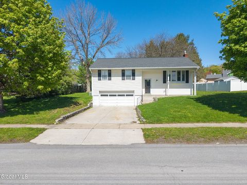 Photo of 109 Pleasantview Drive, Cobleskill, NY 12043 (MLS # 202617410)
