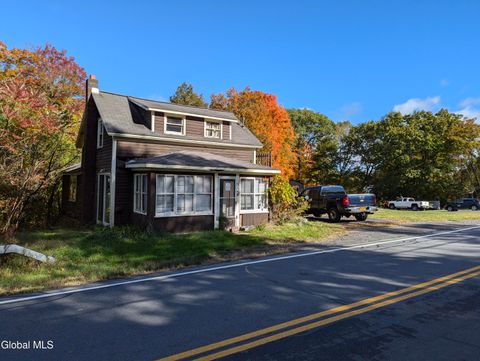 Photo of 324 W Glenville Road, Schenectady, NY 12302 (MLS # 202525782)