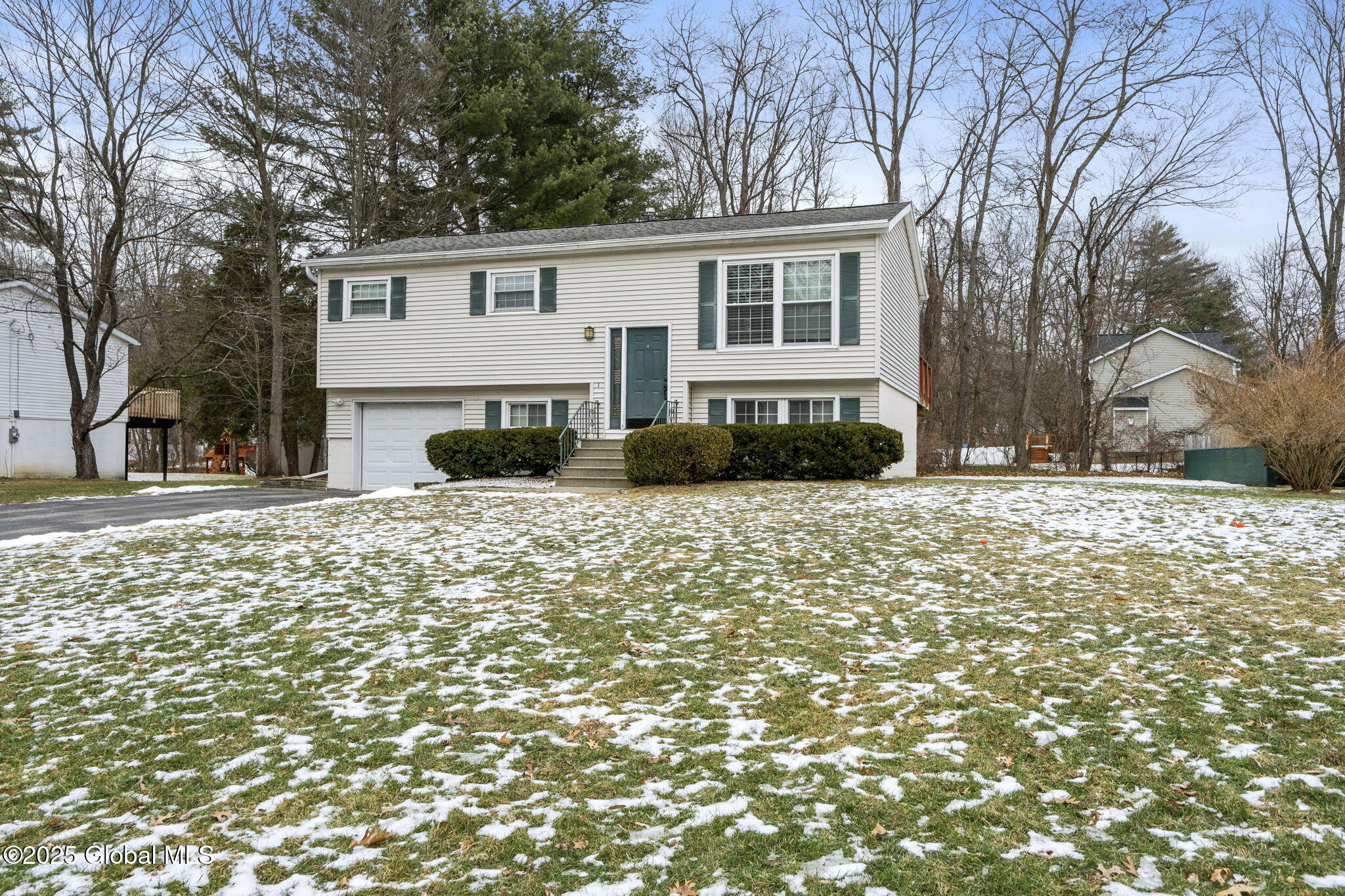 53 Walnut Drive, Clifton Park, New York image 2