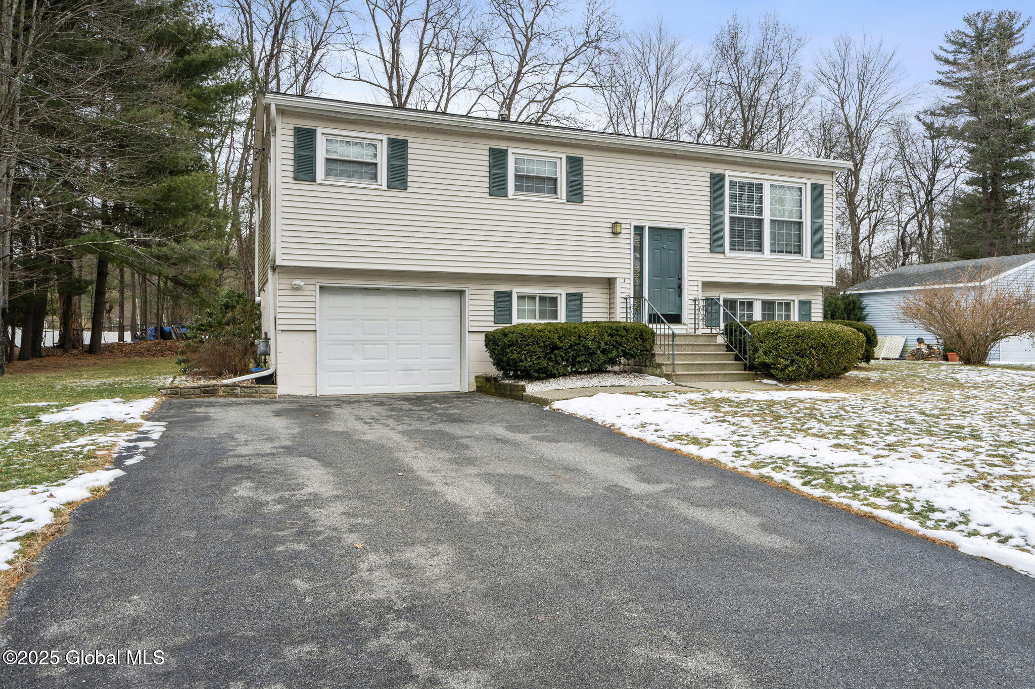 53 Walnut Drive, Clifton Park, New York image 3