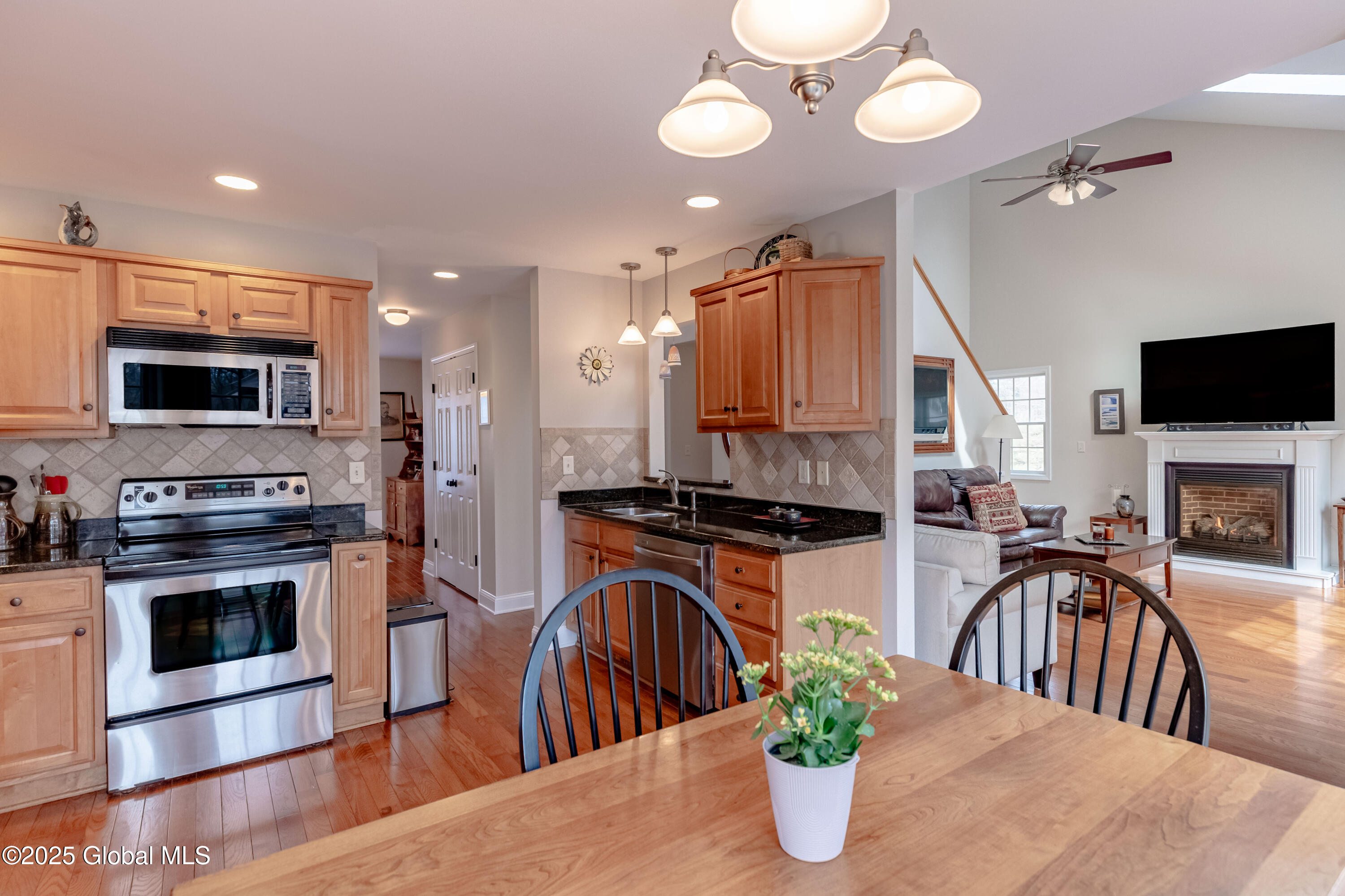 8 Mary View Drive, Wynantskill, New York image 16