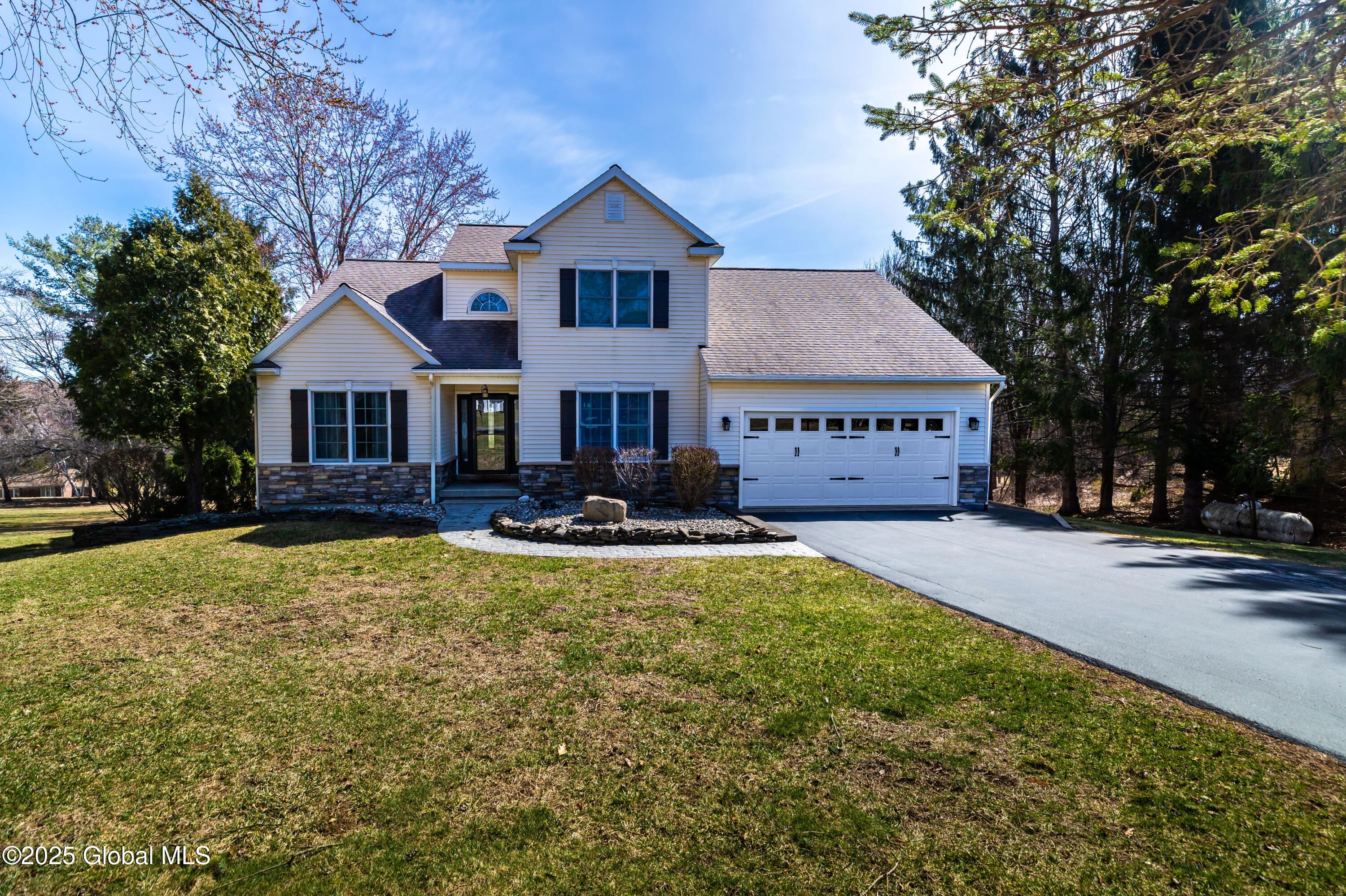 8 Mary View Drive, Wynantskill, New York image 2