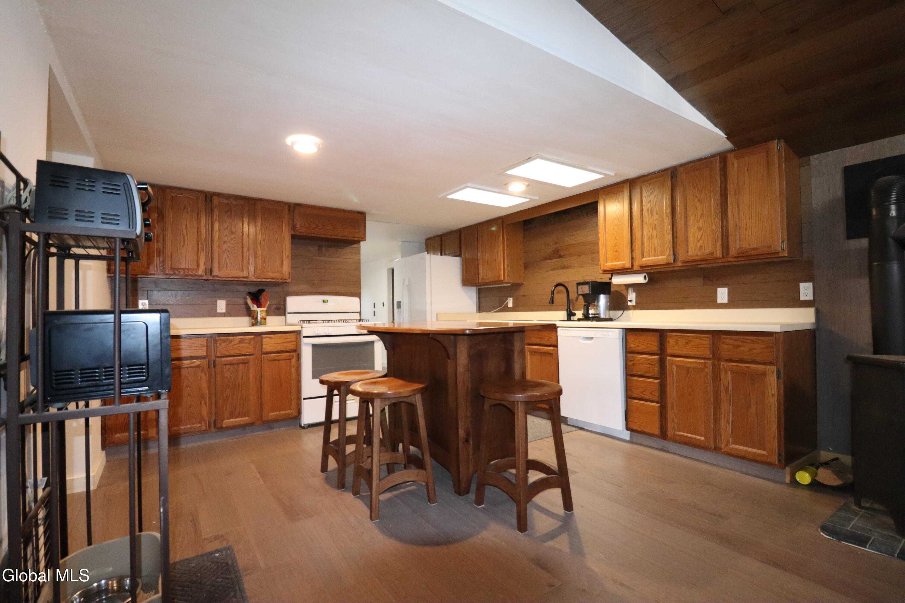 48 Comstock Road