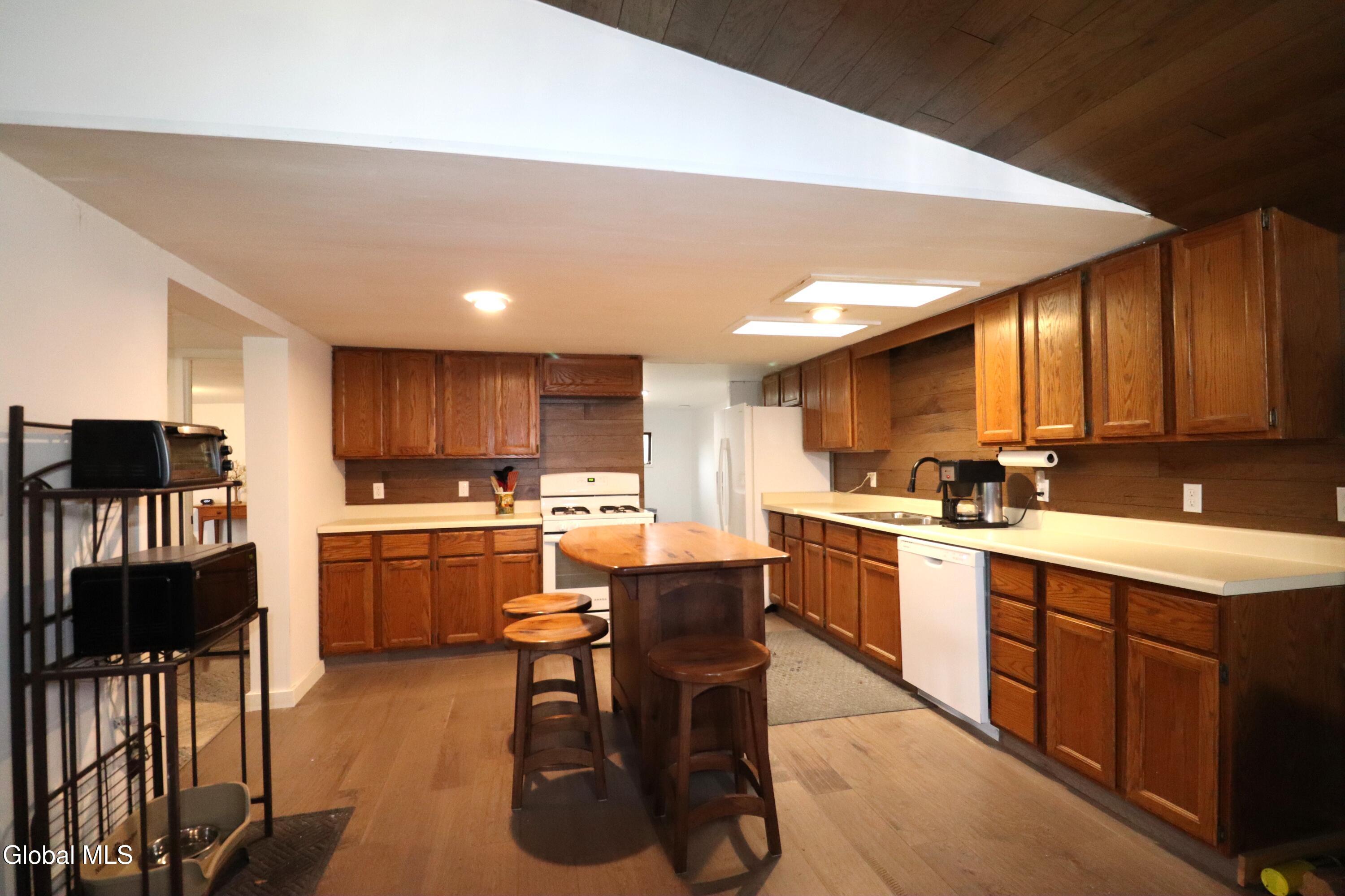 48 Comstock Road