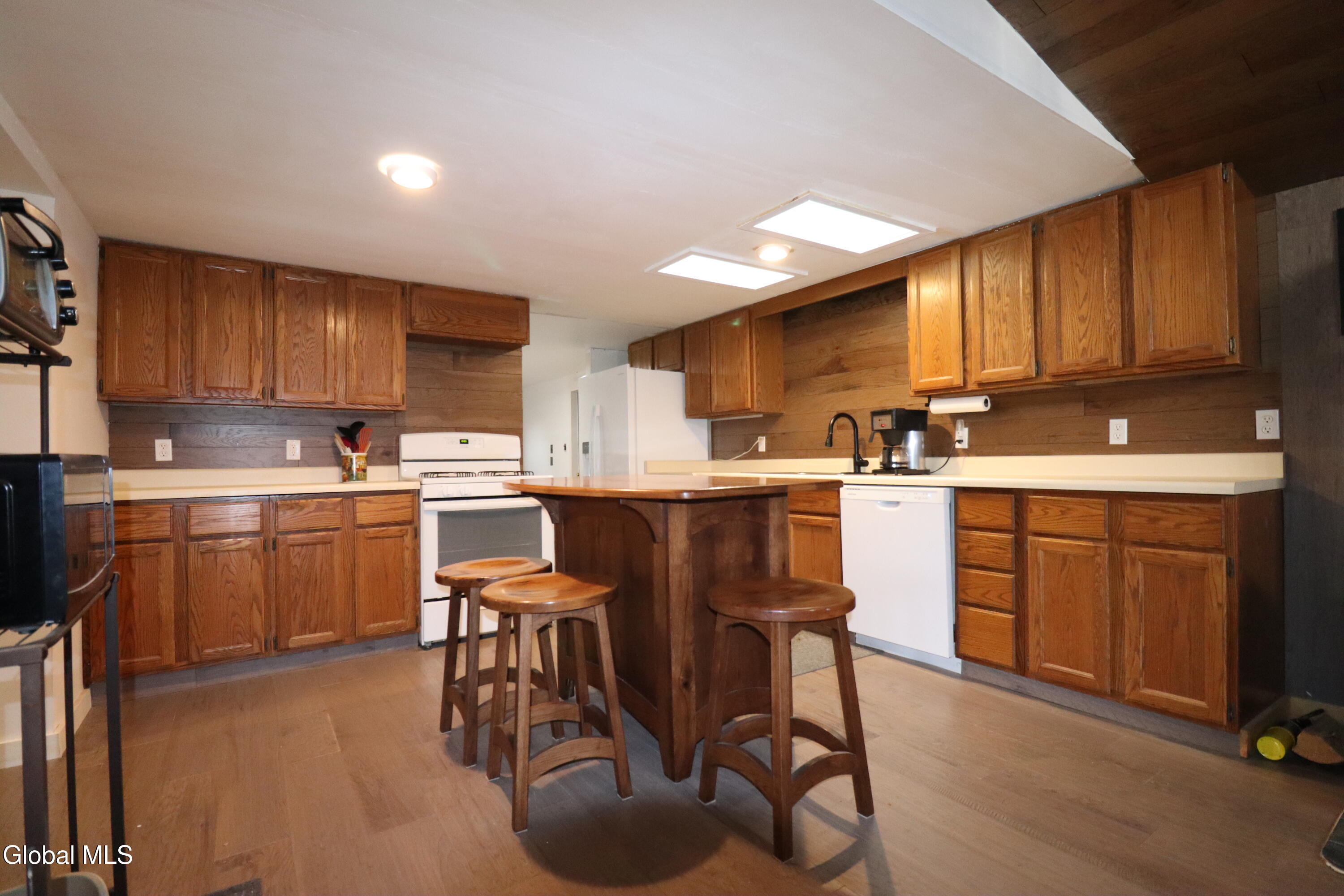 48 Comstock Road