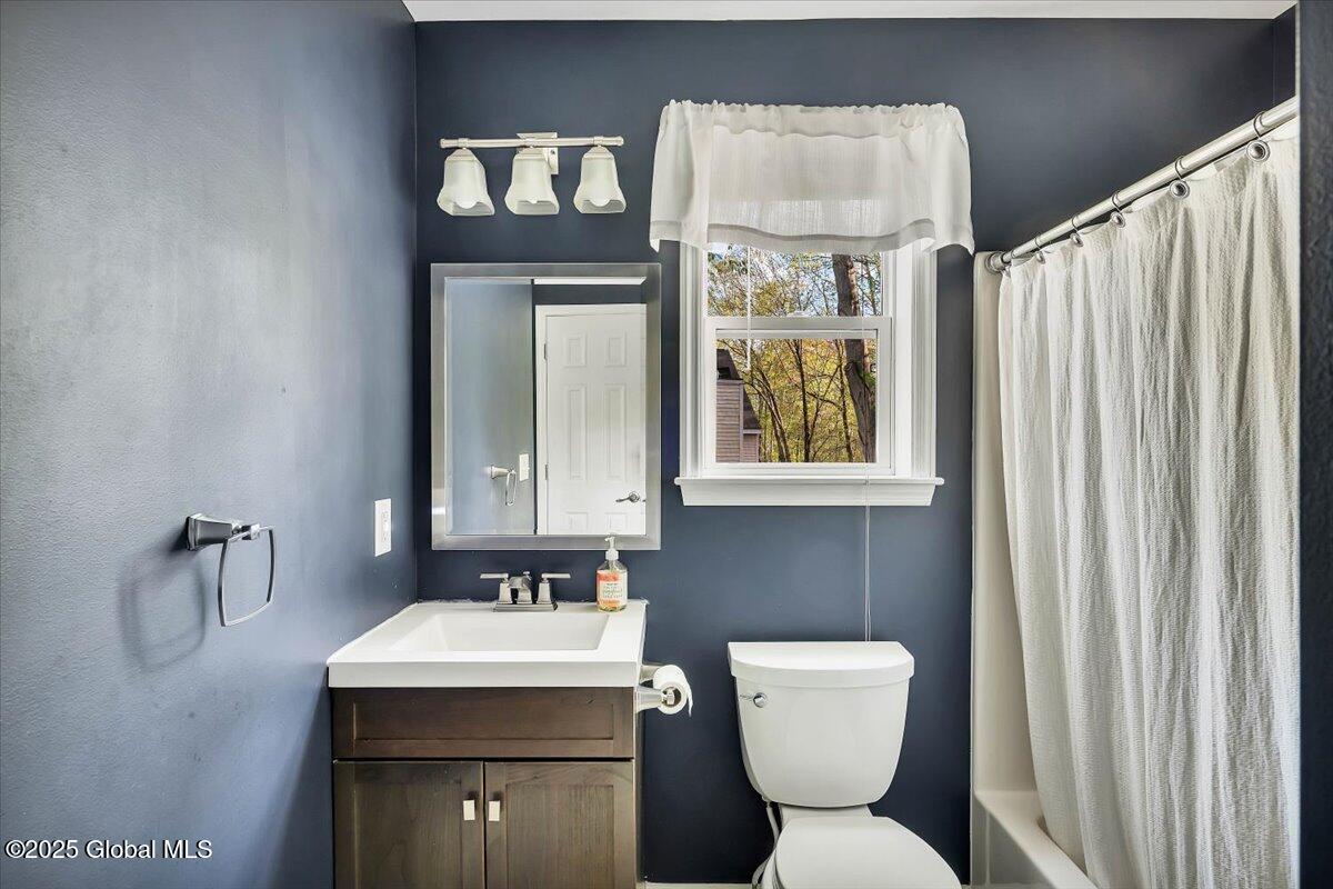 13 Willowbrook Terrace, Clifton Park, New York image 23