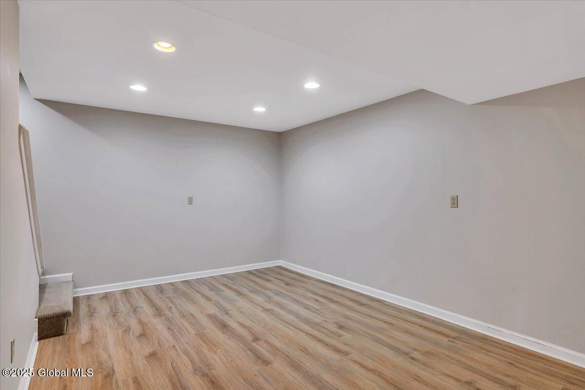 13 Willowbrook Terrace, Clifton Park, New York image 26