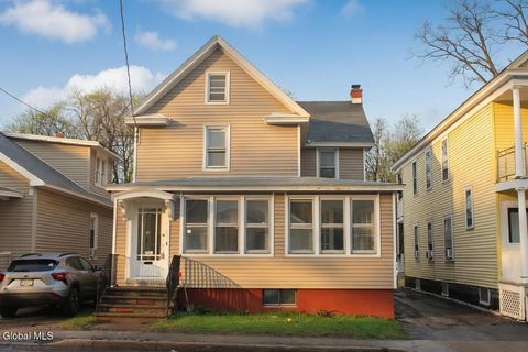 Photo of 261 Altamont Avenue, Schenectady, NY 12304 (MLS # 202615376)