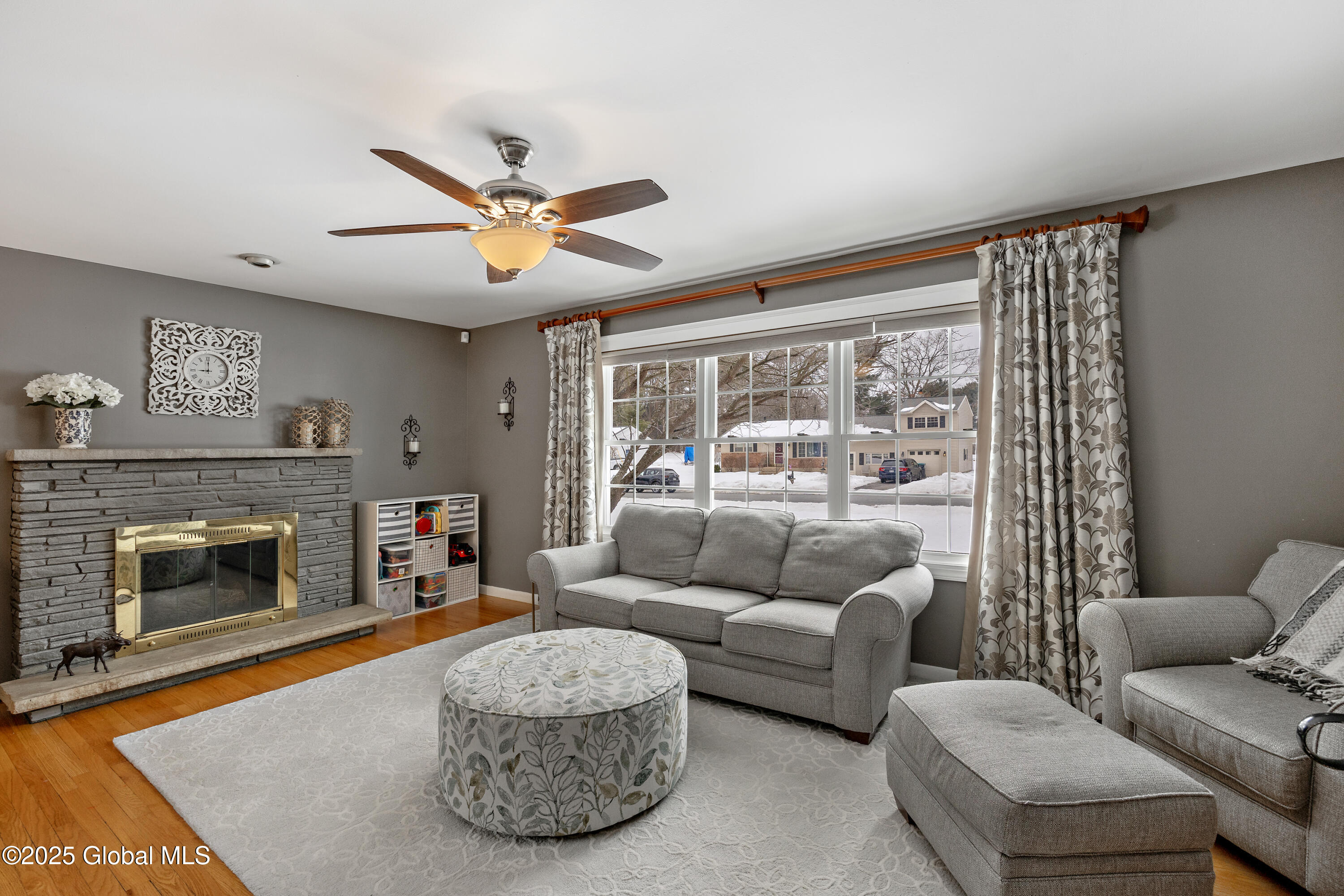 9 St. Anna Lane, Glenville, New York image 3