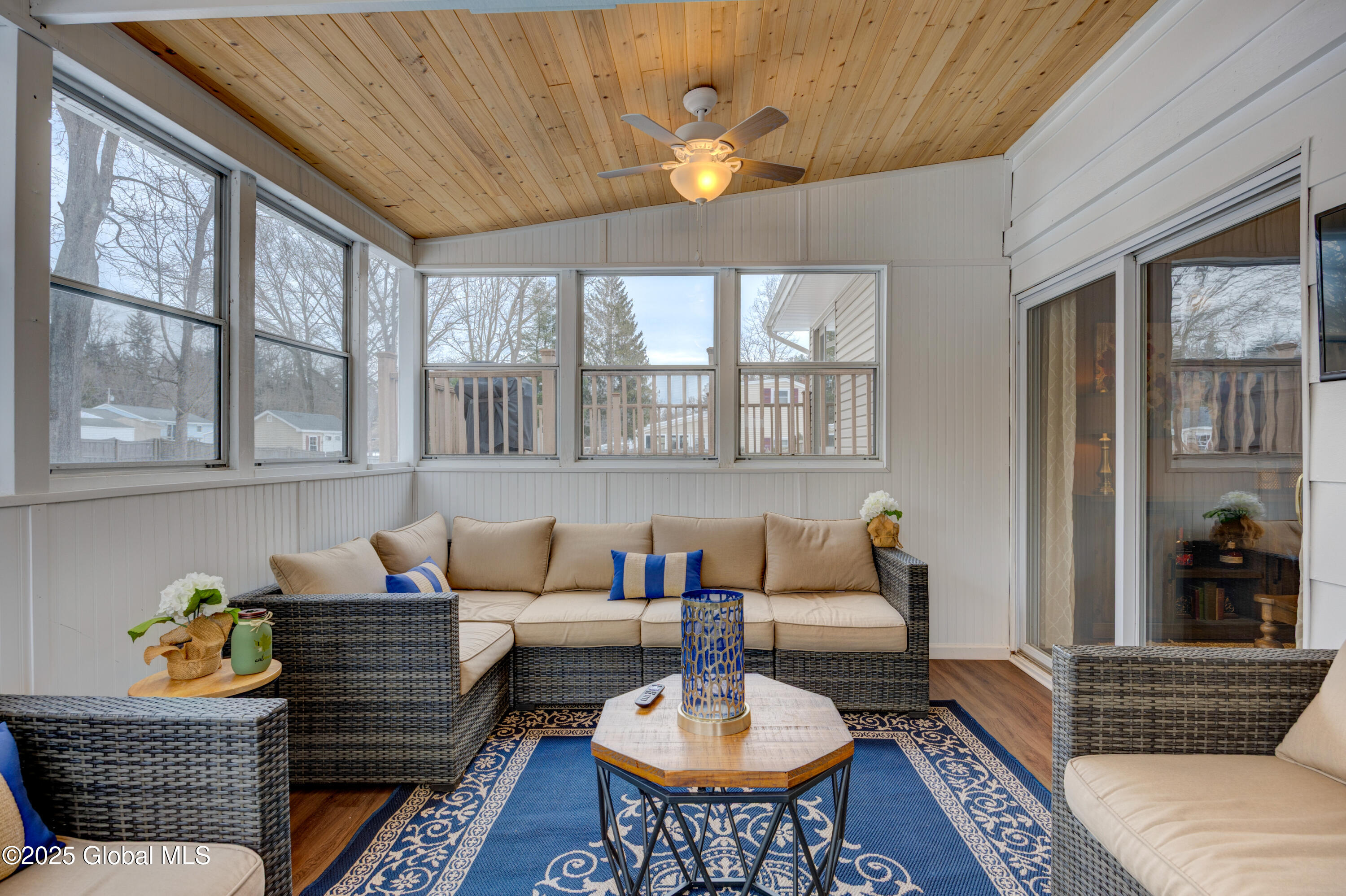 9 St. Anna Lane, Glenville, New York image 13