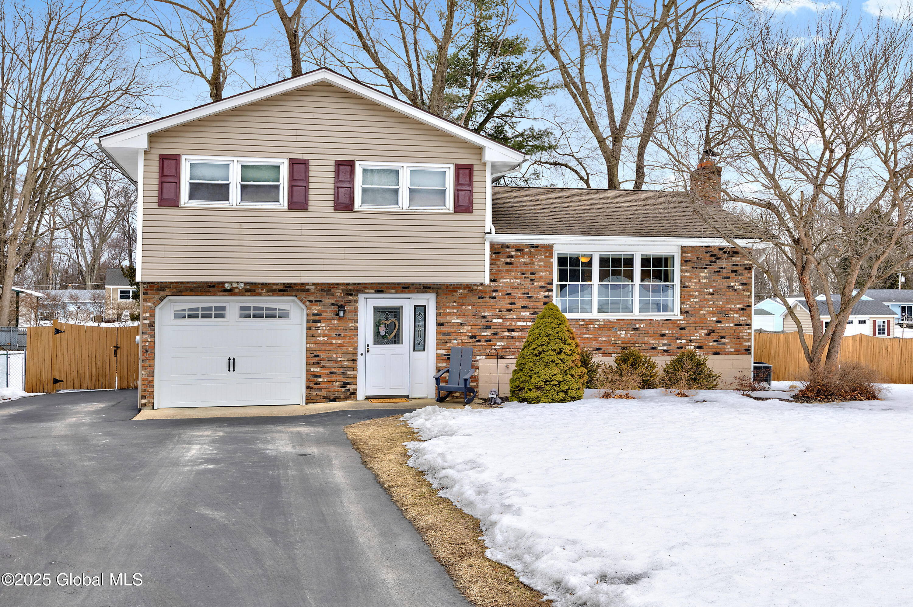 9 St. Anna Lane, Glenville, New York image 1