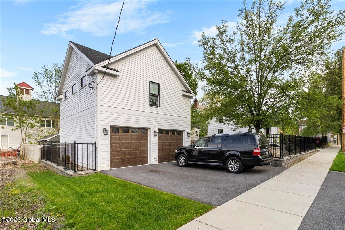 139 Grand Avenue, Saratoga Springs, New York image 48