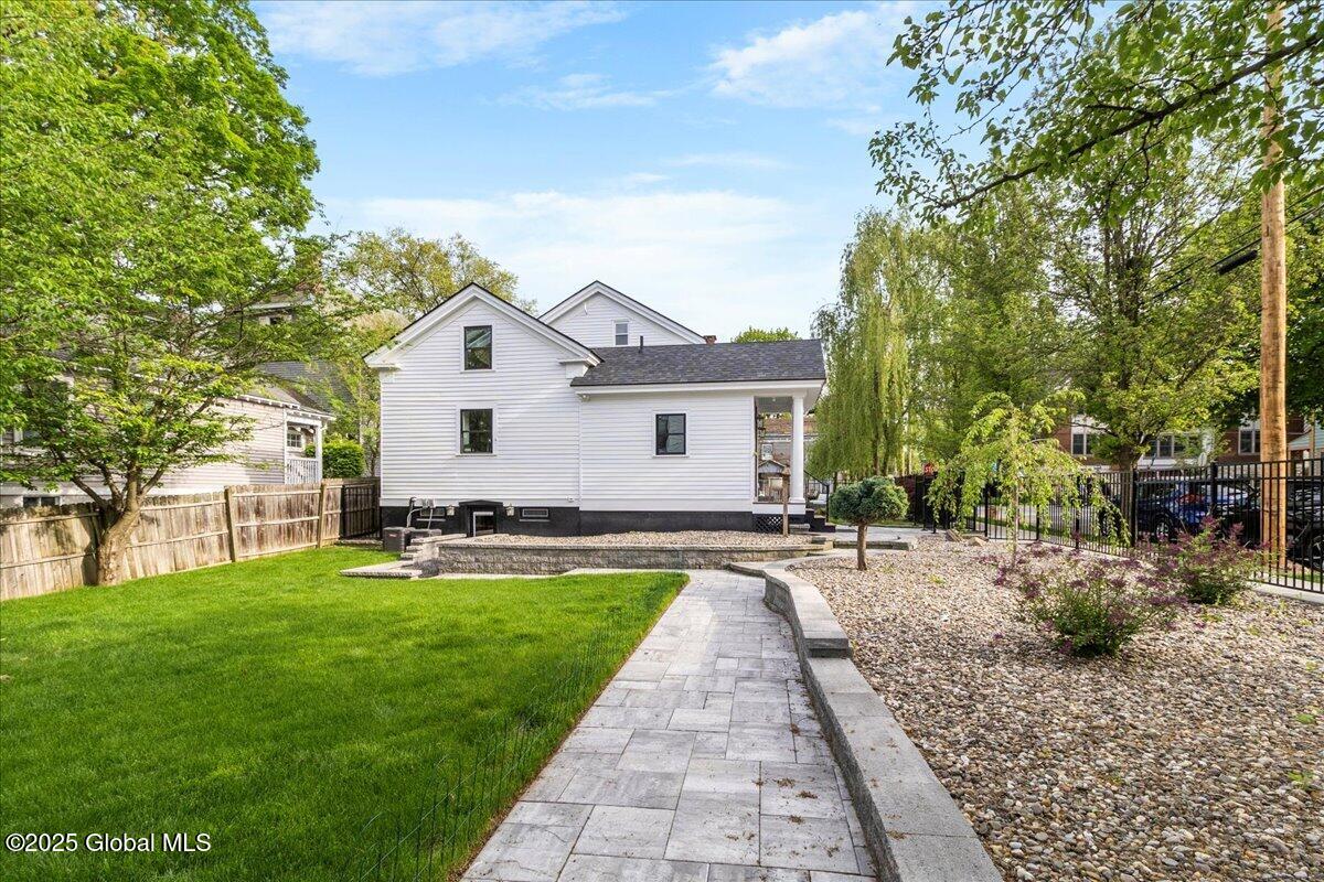 139 Grand Avenue, Saratoga Springs, New York image 38