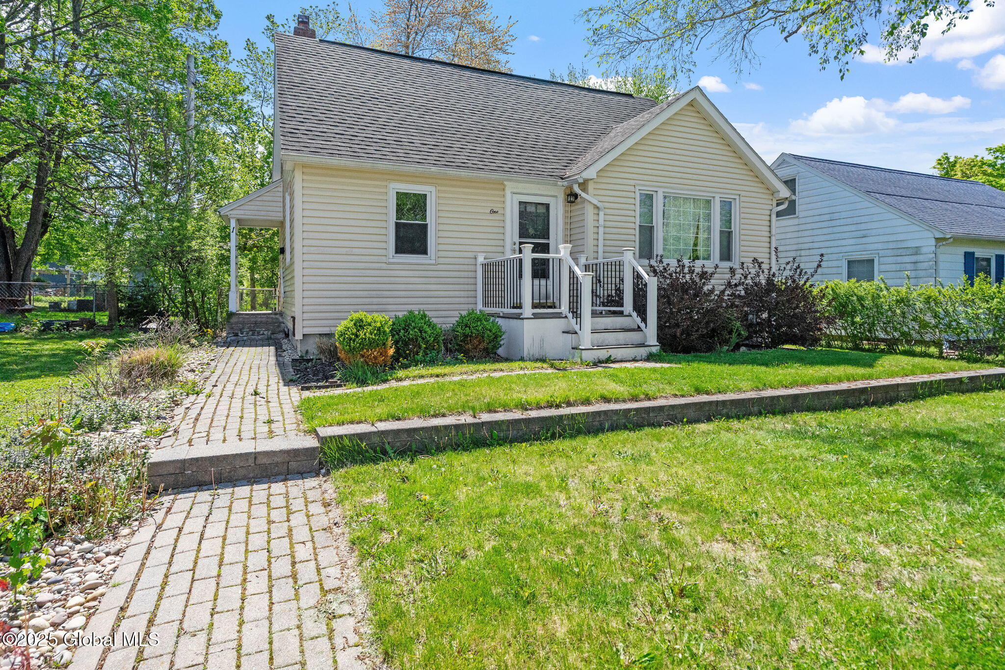 1 Elizabeth Street, Rensselaer, New York image 2