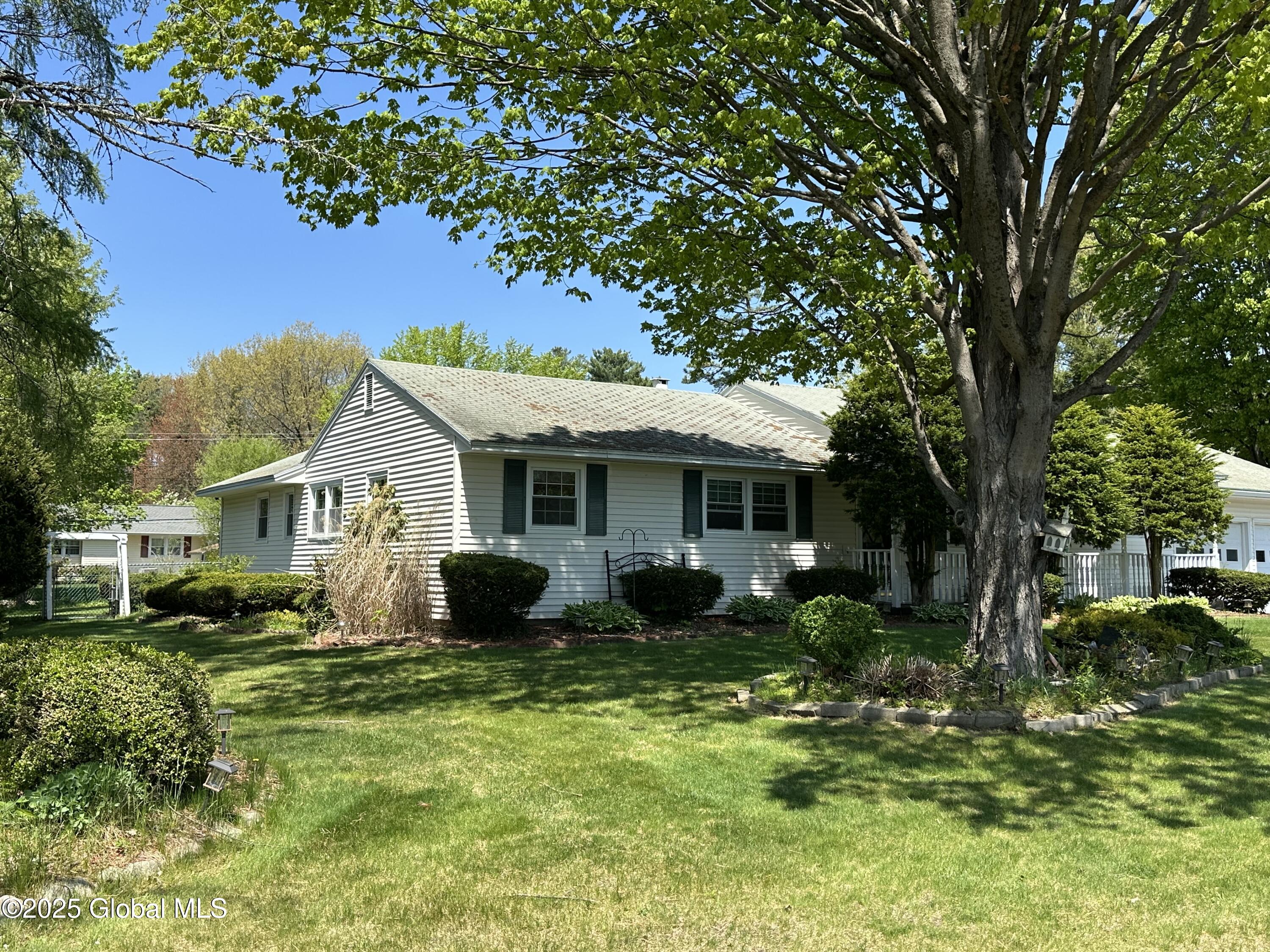 Listing image 1