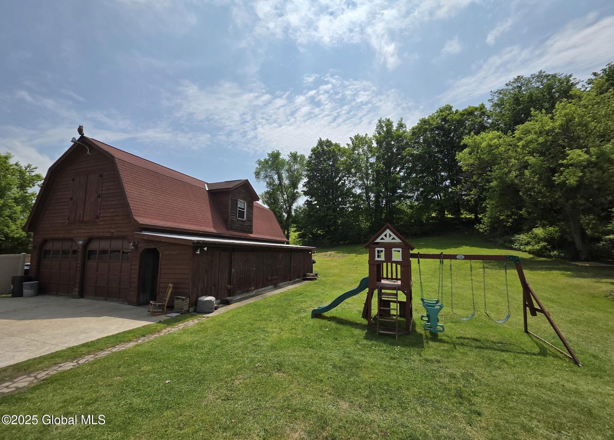 132 Tomhannock Road, Valley Falls, New York image 3