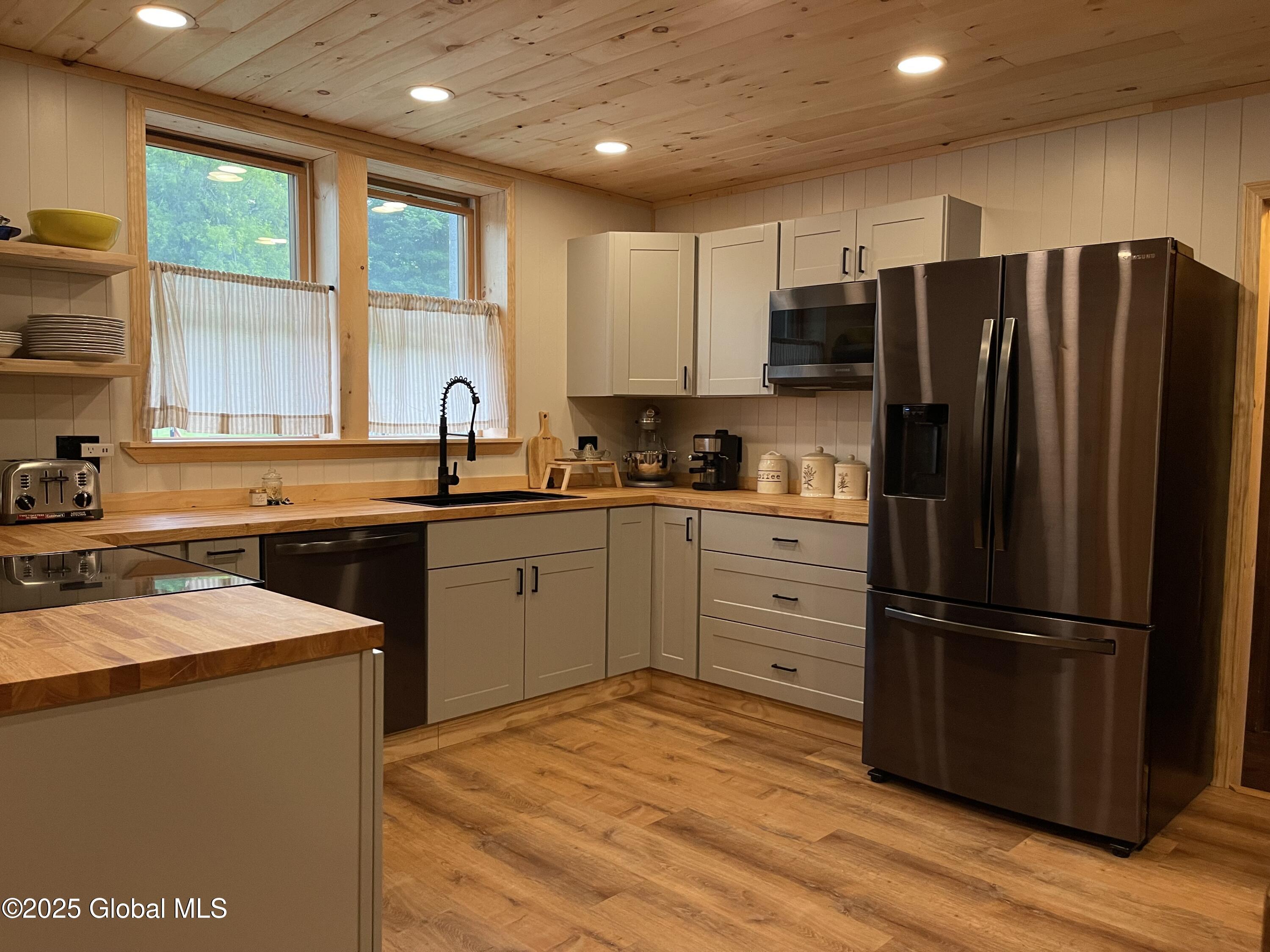 132 Tomhannock Road, Valley Falls, New York image 5