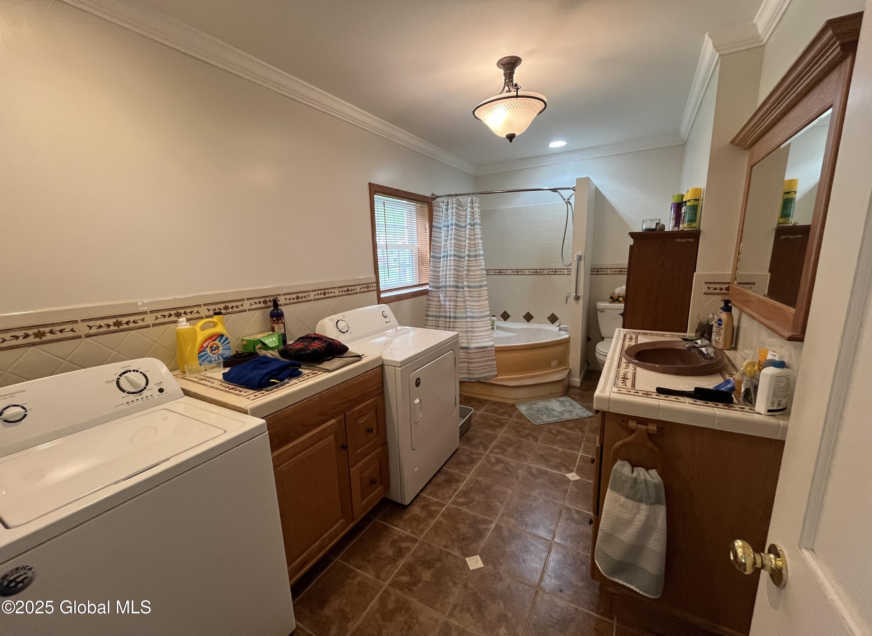 26 N Mcnab Avenue, Gloversville, New York image 9