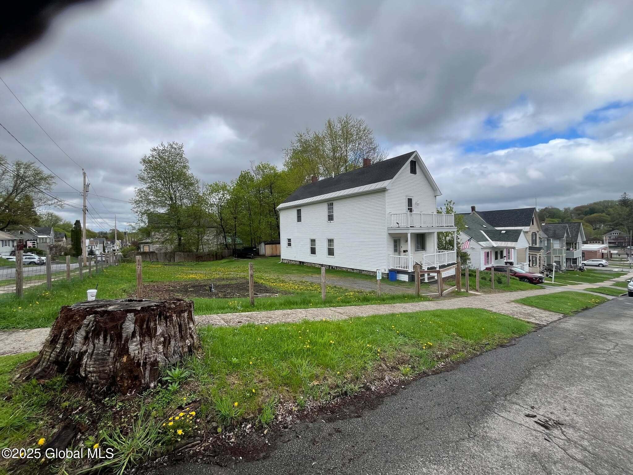 26 N Mcnab Avenue, Gloversville, New York image 4