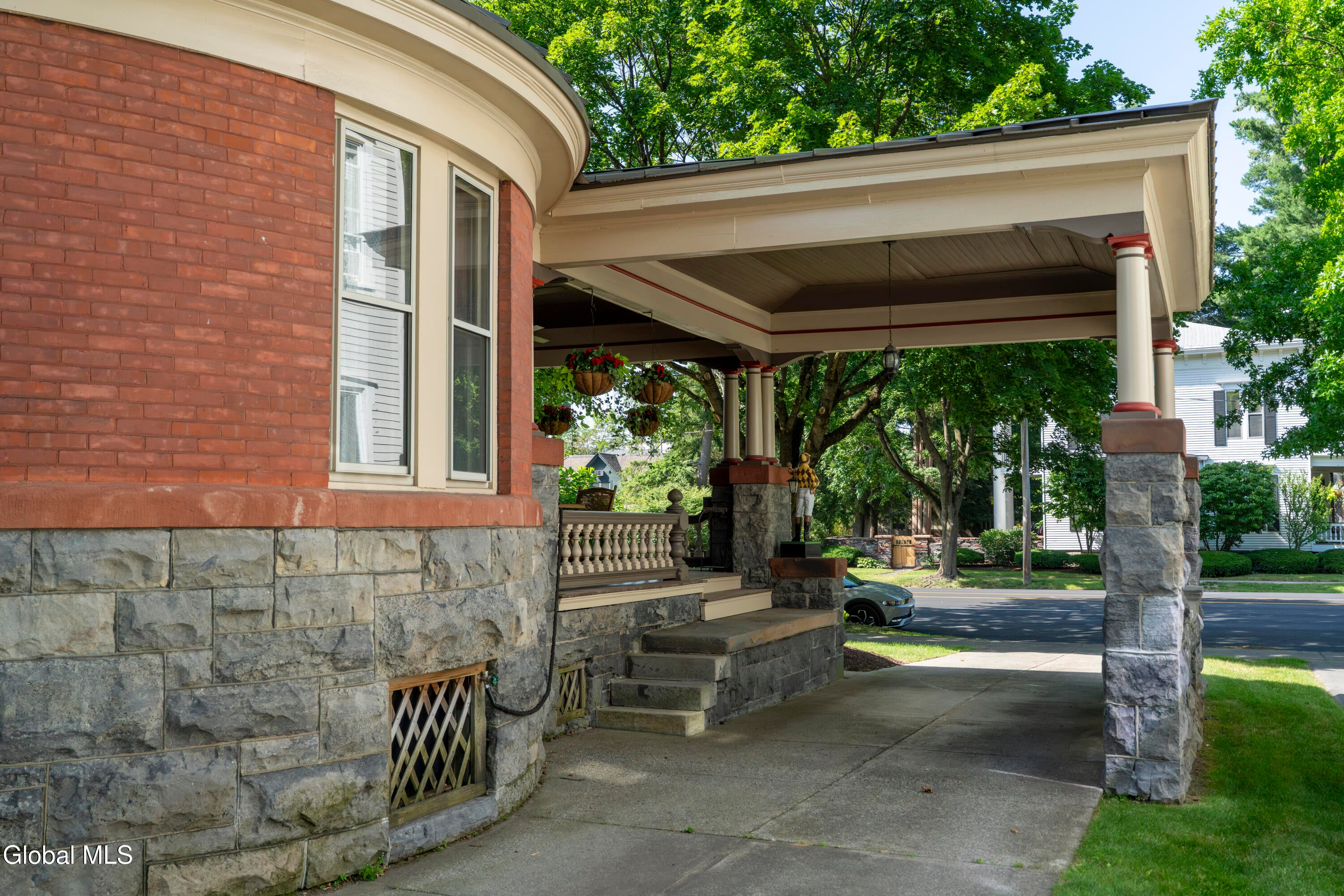 84 Union Avenue