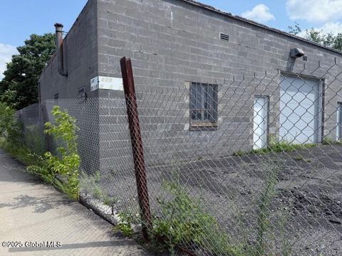 Photo of 438 Peek Street, Schenectady, NY 12308 (MLS # 202520837)