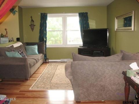 Photo of 18 Vanderbilt Avenue, Saratoga Springs, NY 12866 (MLS # 202612386)