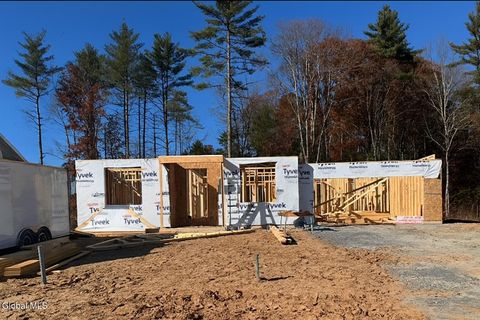 Photo of 4 Angeles Avenue, Saratoga Springs, NY 12866 (MLS # 202528640)