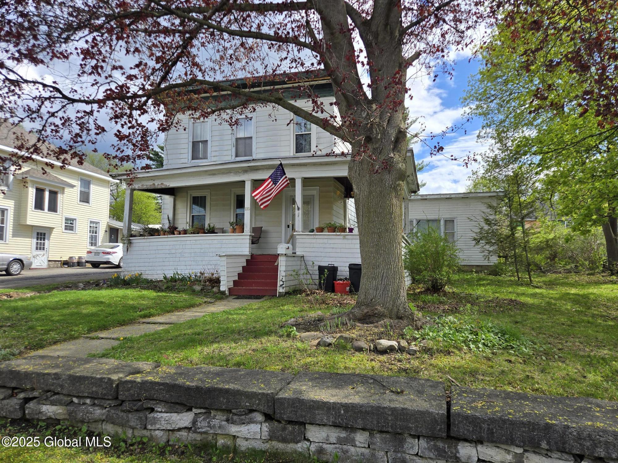 110 Montgomery Street, Canajoharie, New York image 1