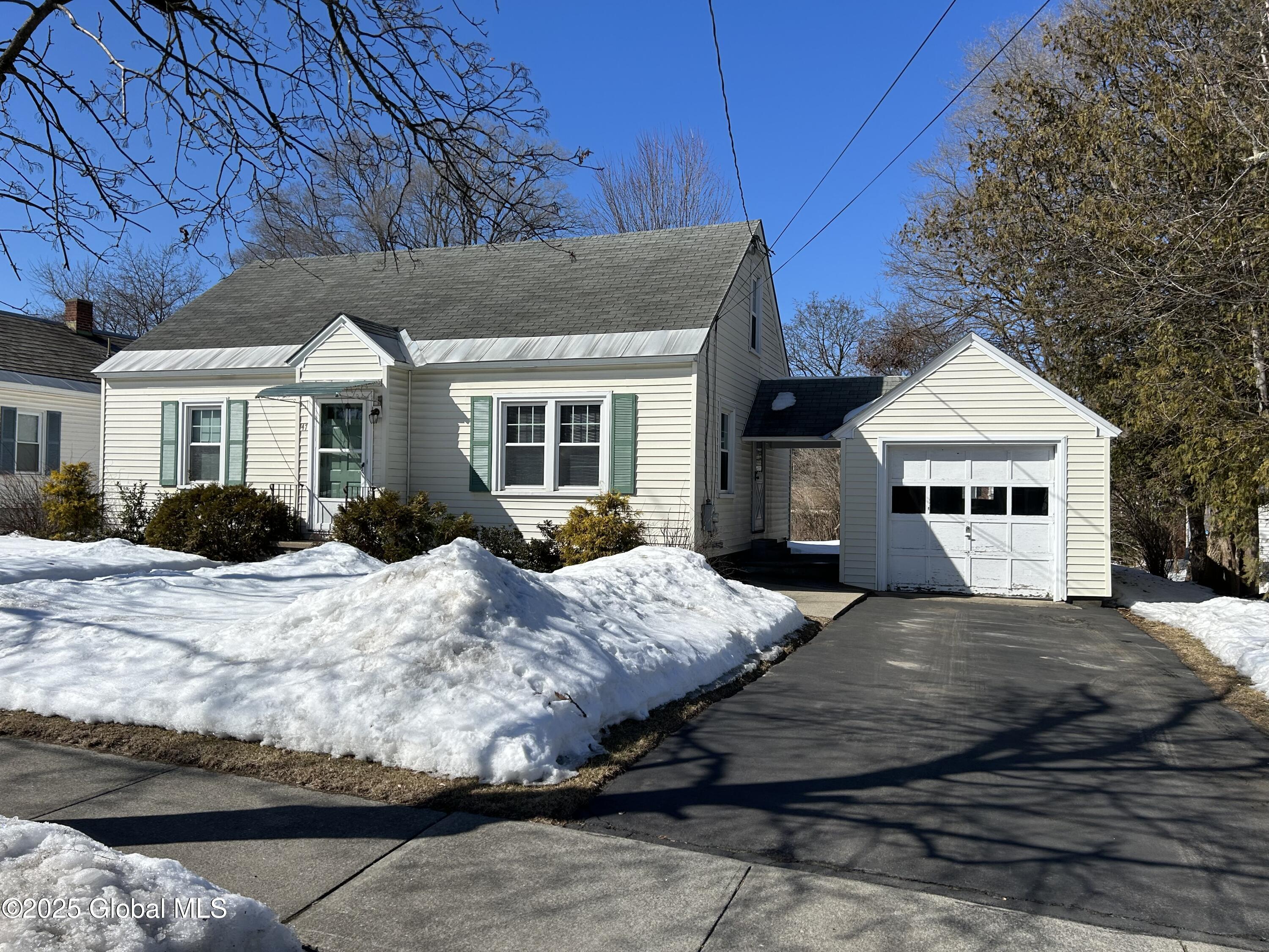 47 Jackson Avenue, South Glens Falls, New York image 3