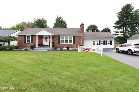 Homes For Sale - 5 Carolyn Lane<br/> Glenville, NY 12302