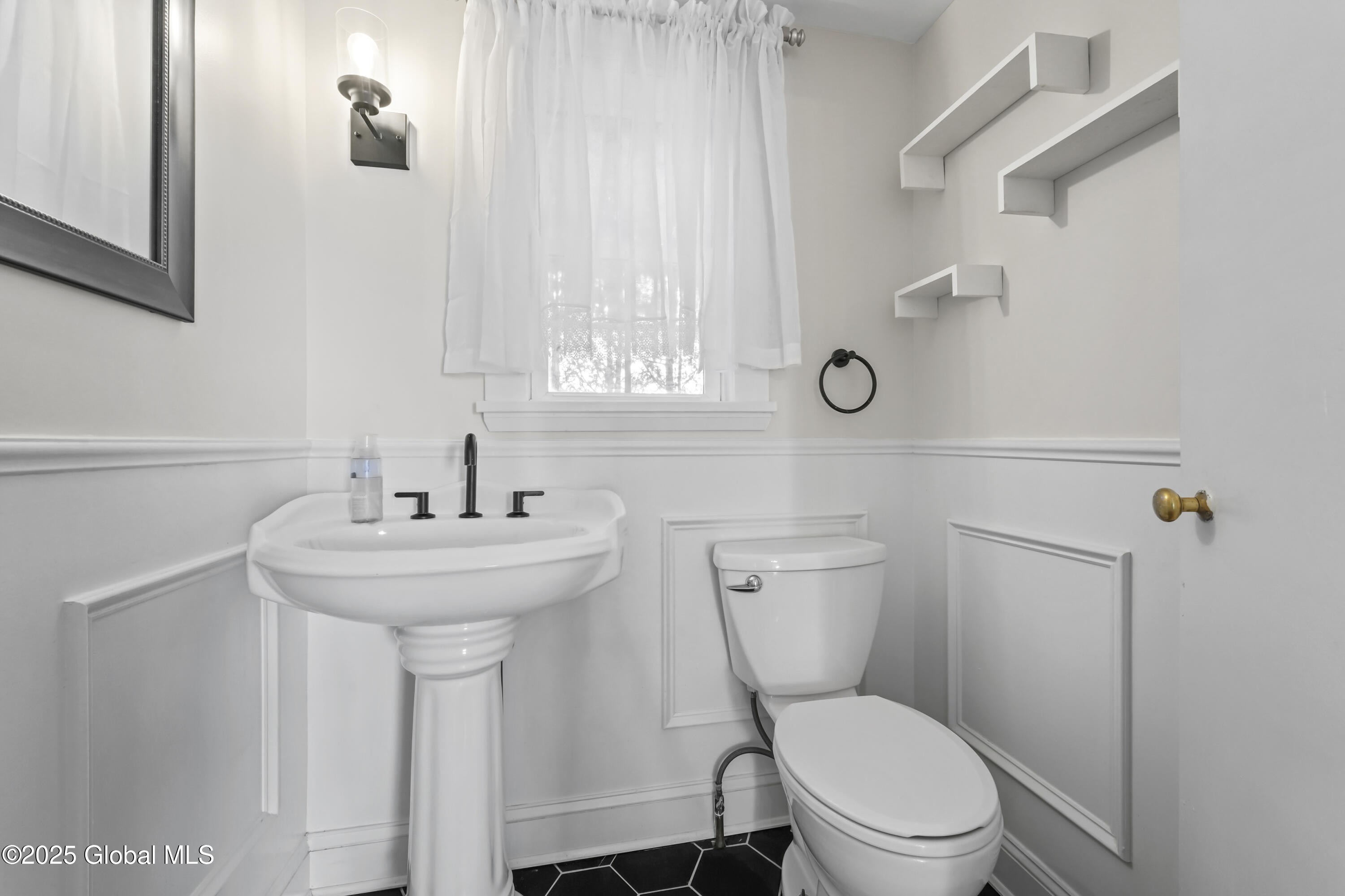 26 Marion Avenue, Albany, New York image 8