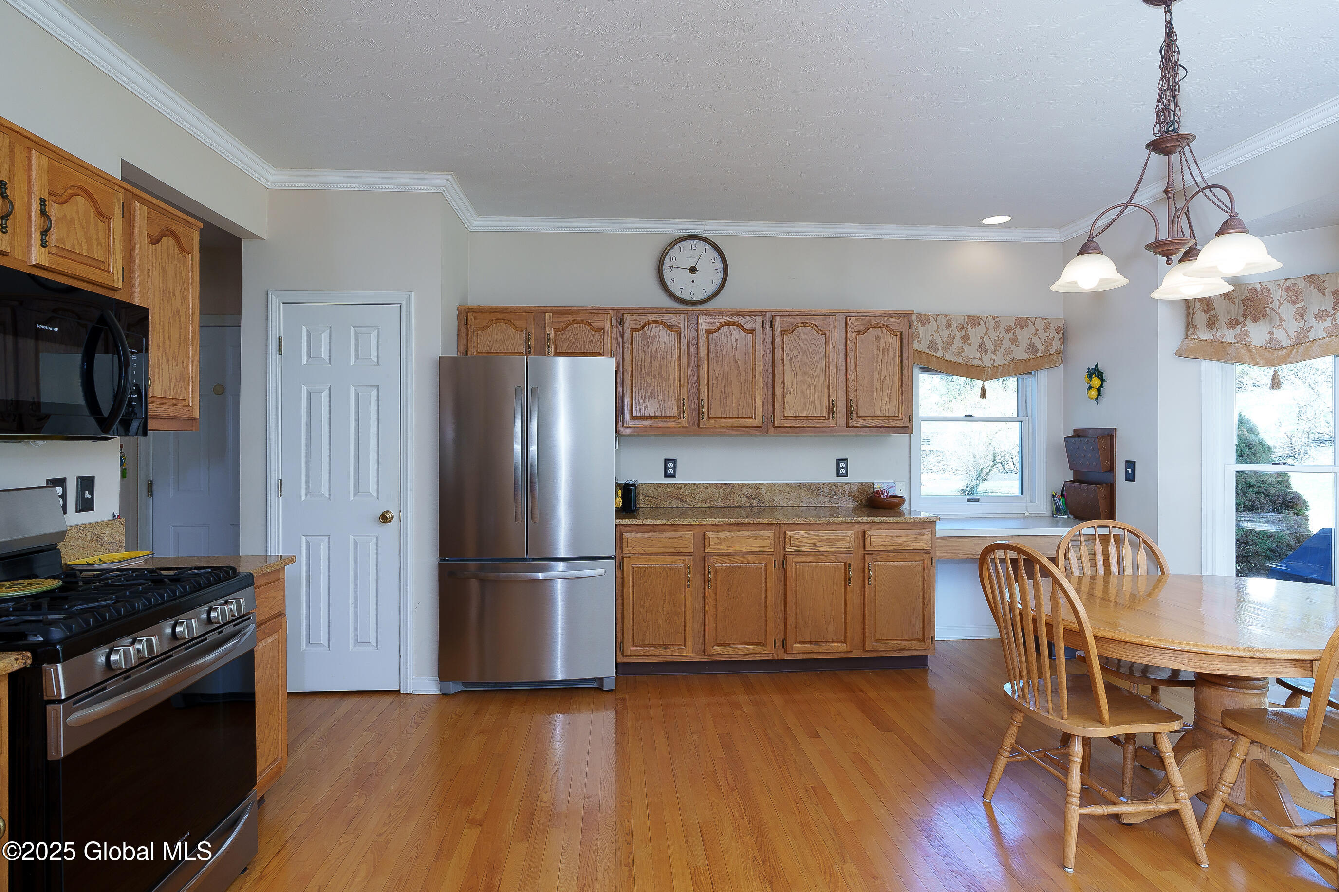162 Kennewyck Circle, Slingerlands, New York image 8