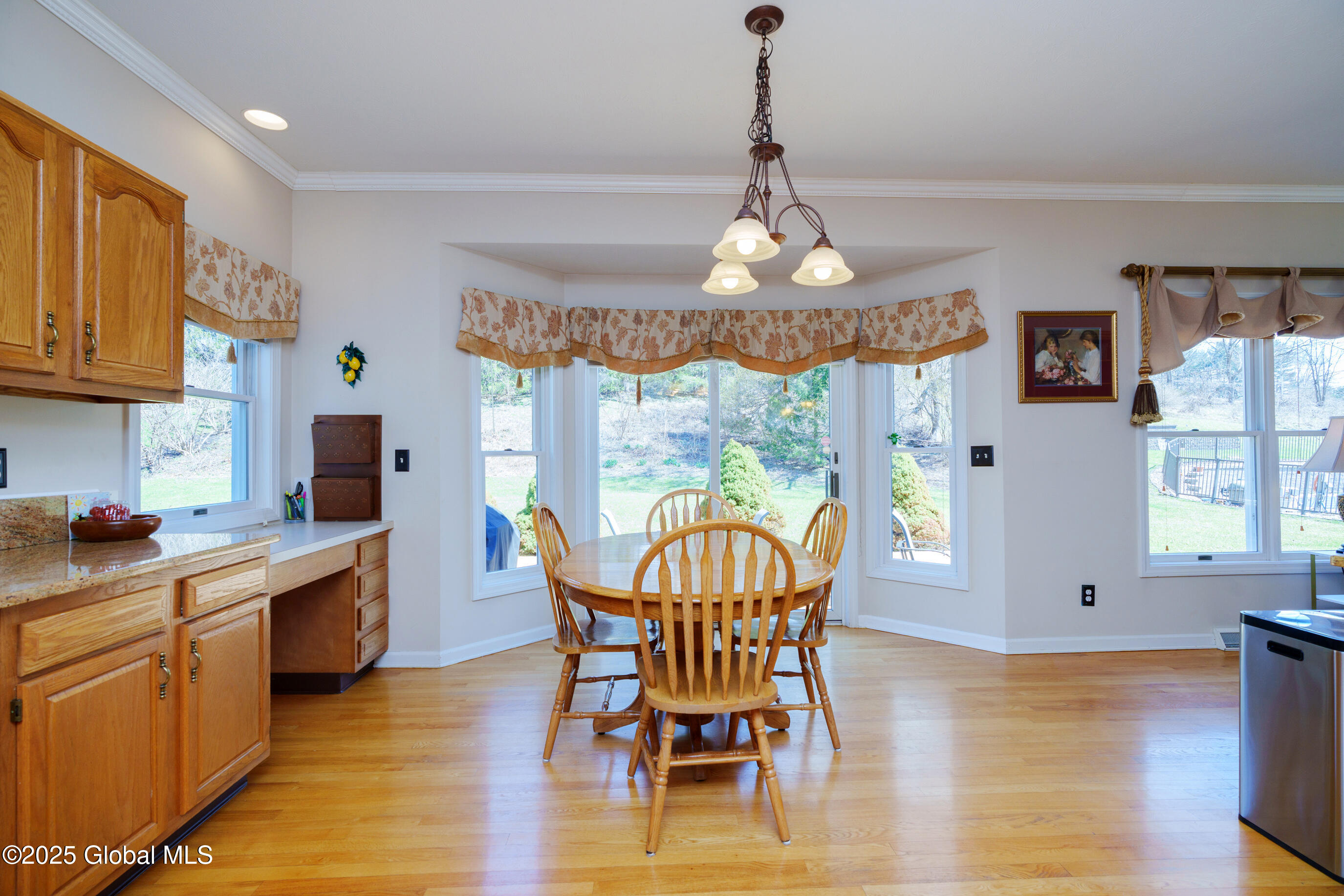 162 Kennewyck Circle, Slingerlands, New York image 9