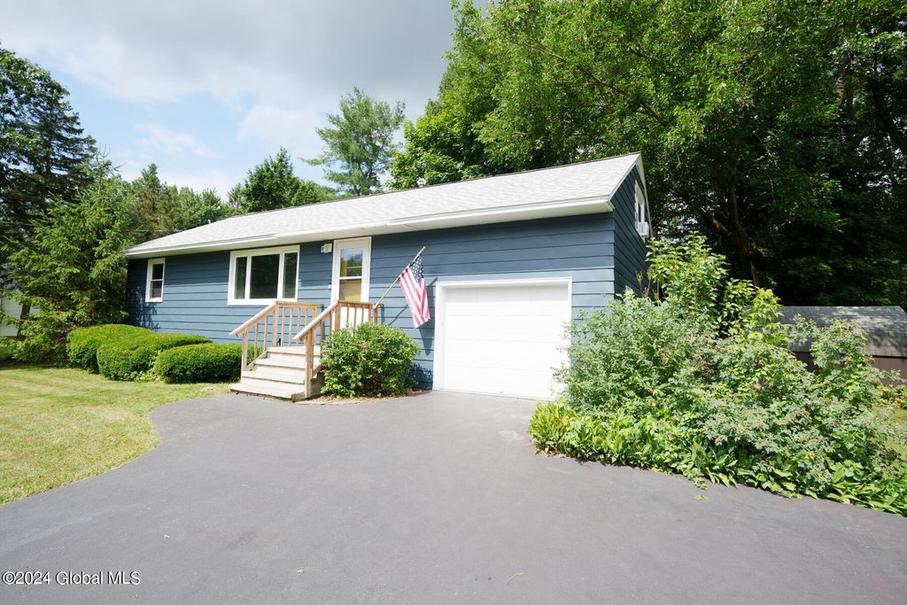 7 Tryon Street, Glenville, NY 12302, MLS 202421417 Howard Hanna