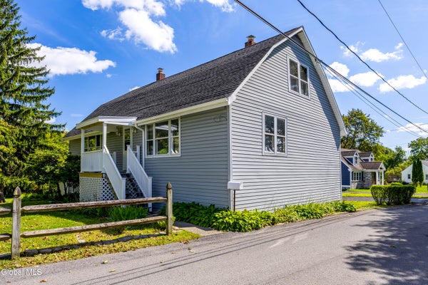 2 LANDOR LN, COHOES, NY 12047 - Image ab2e446c224838edd77a8df8ca84ae69/4179244031