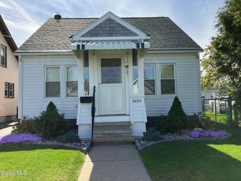 Photo of 3025 Cox Avenue, Schenectady, NY 12306 (MLS # 202620822)