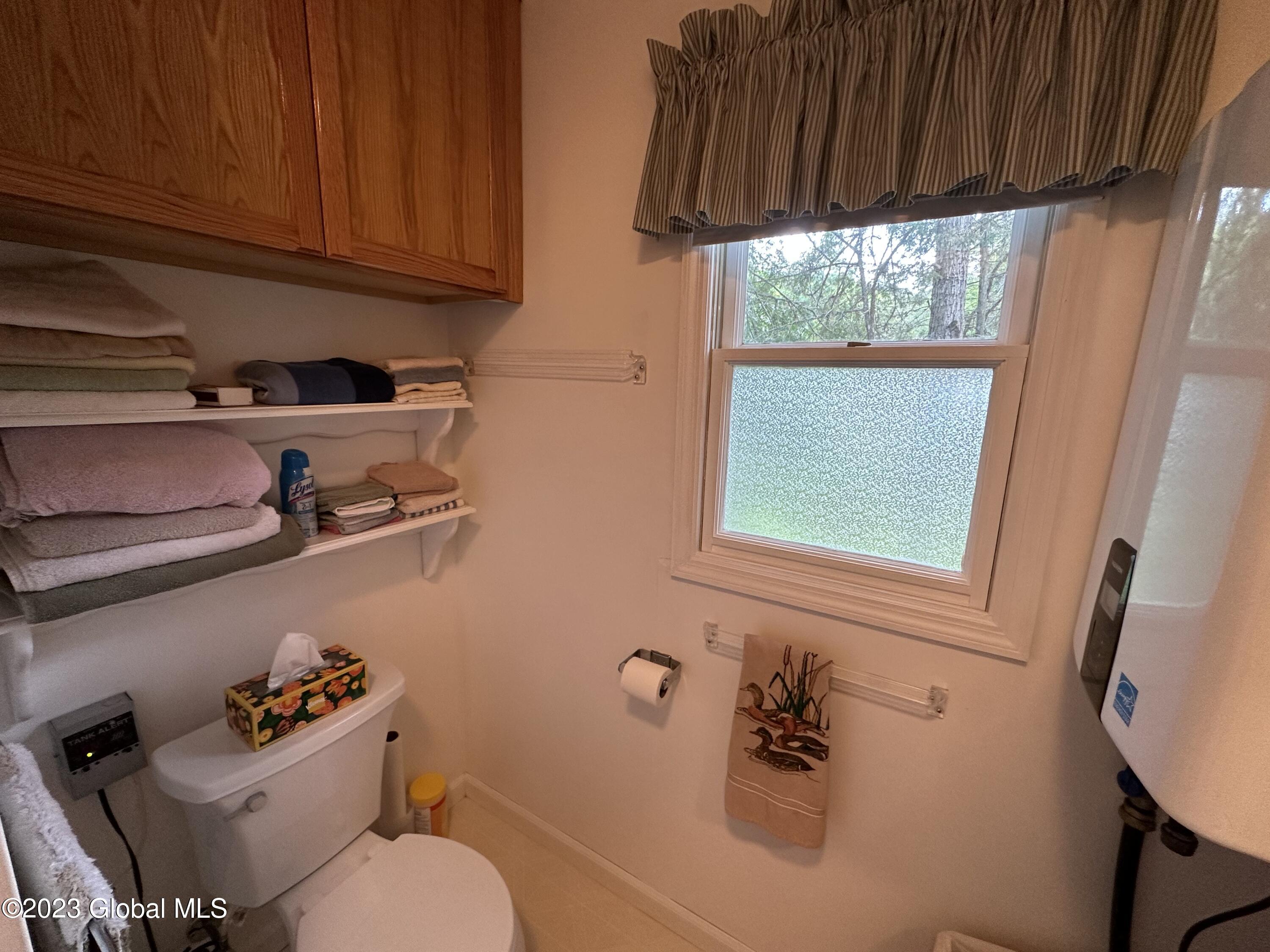 6325 Sunset Bay Road, Huletts Landing, New York image 8