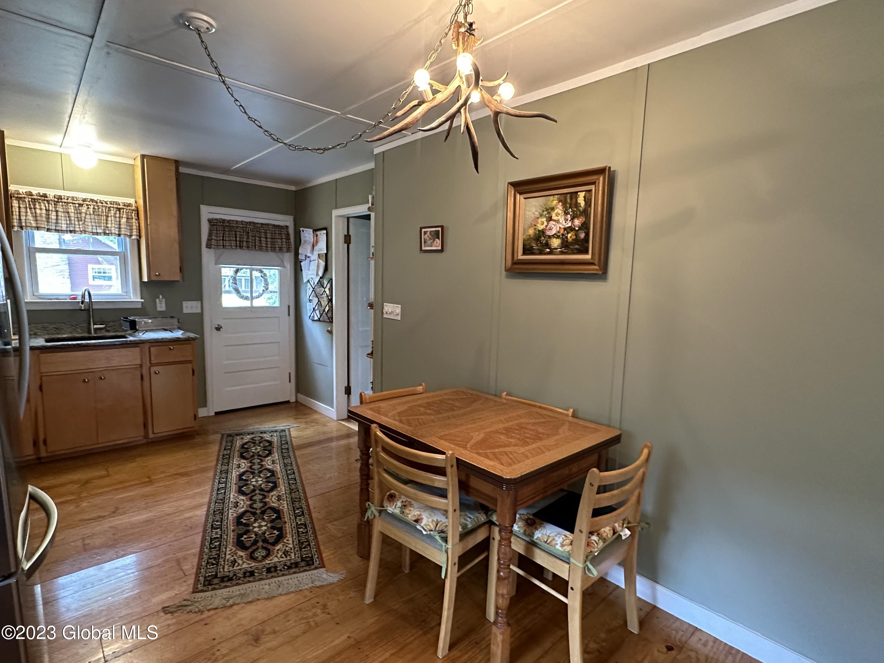 6325 Sunset Bay Road, Huletts Landing, New York image 4
