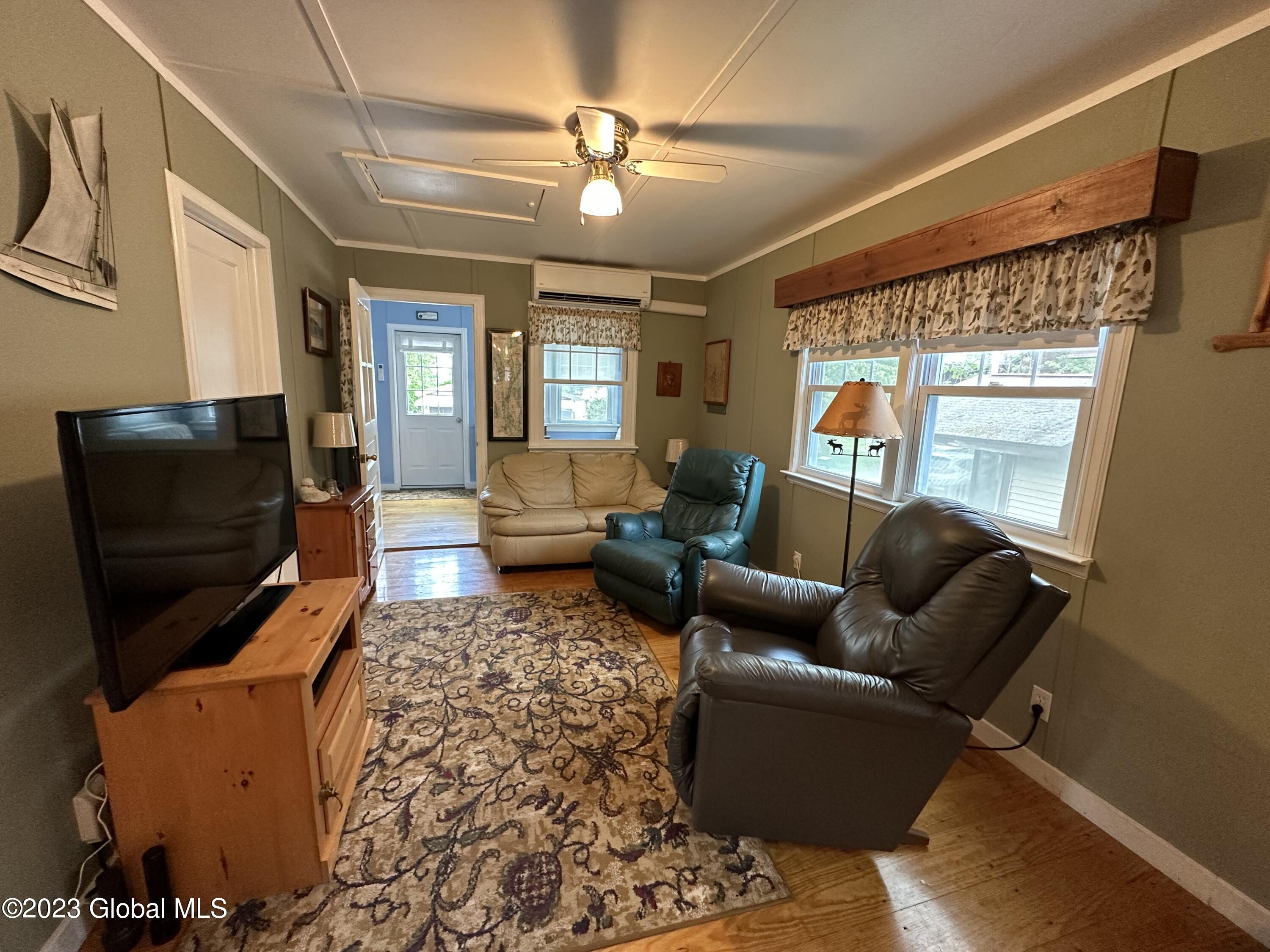 6325 Sunset Bay Road, Huletts Landing, New York image 6
