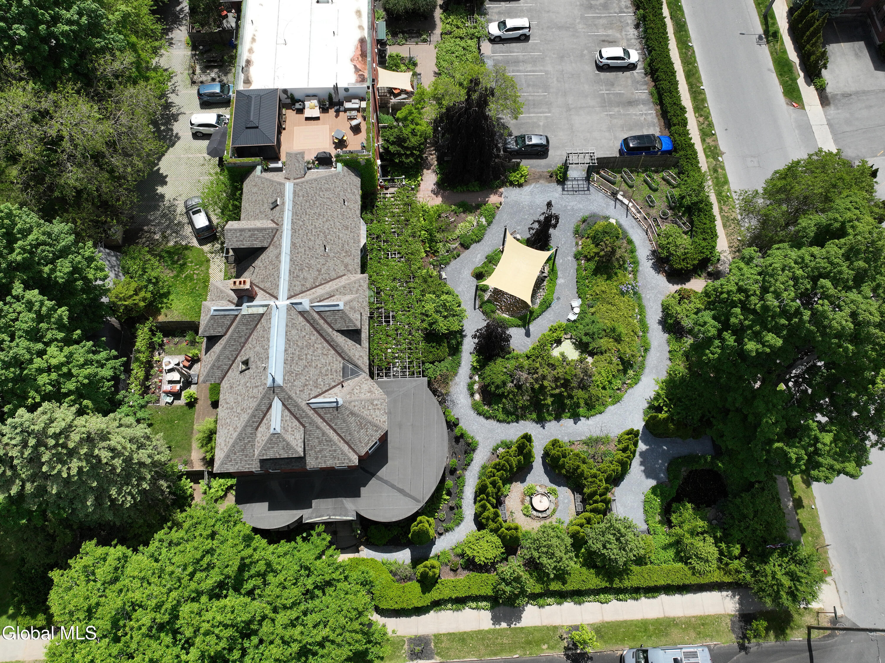 72 Union Avenue