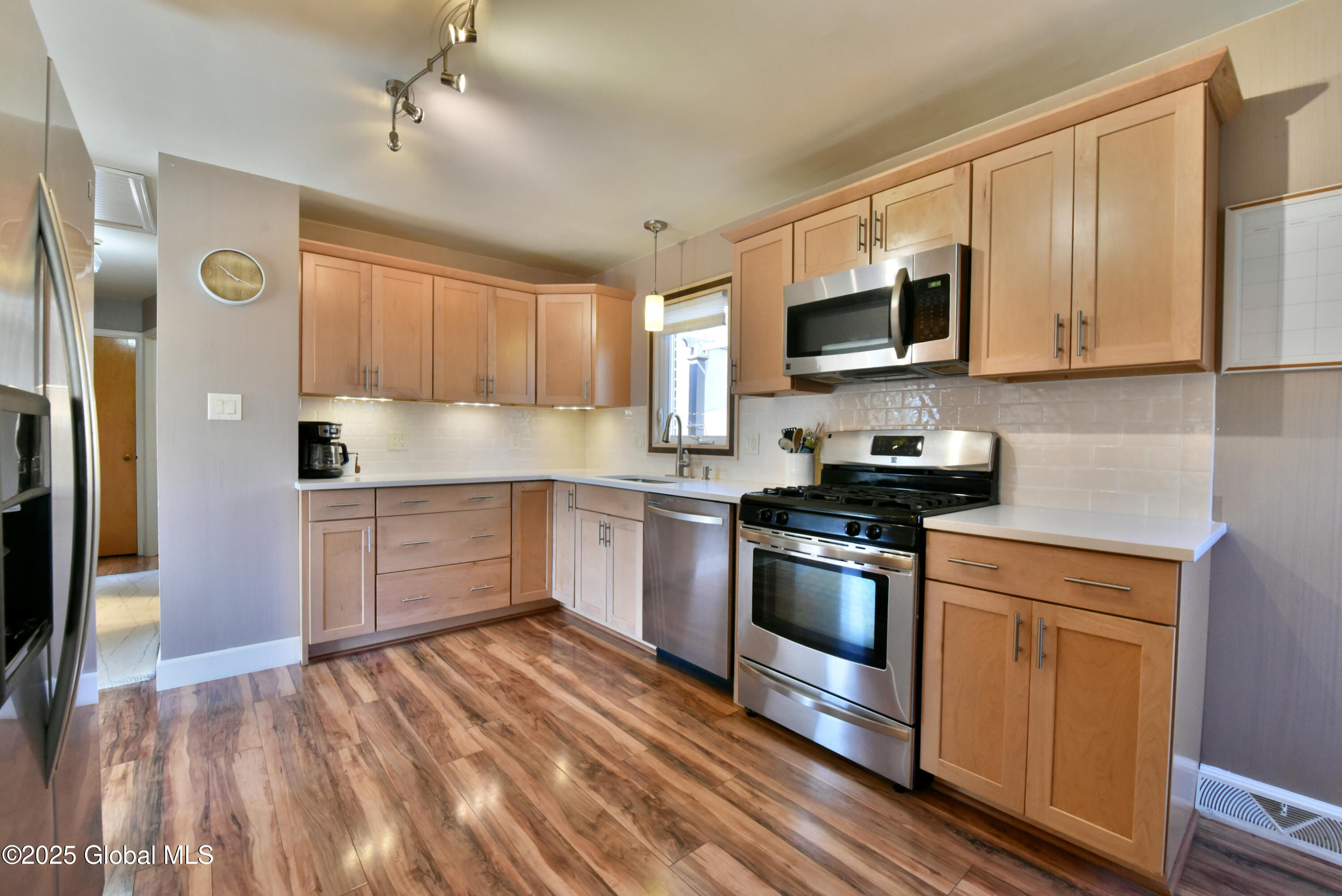 45 Adirondack Street, Albany, New York image 18